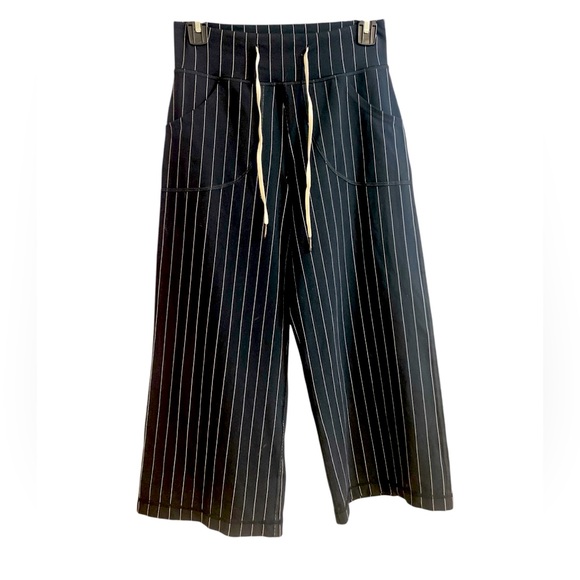 lululemon Black Pinstripe Wide-Leg crop pant - Picture 1 of 8